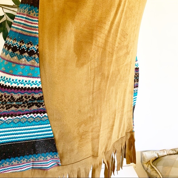 Vocal Women’s Southwest Boho Festival Fringe Vest! - Picture 4 of 7